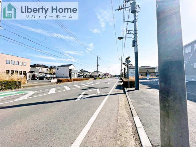 龍ケ崎市城ノ内第9　新築戸建　2号棟の前面道路含む現地写真