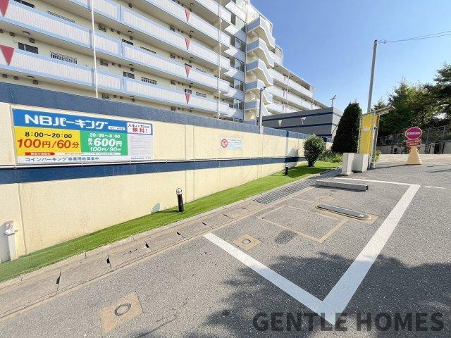 ロワールマンション青葉WESTの駐車場