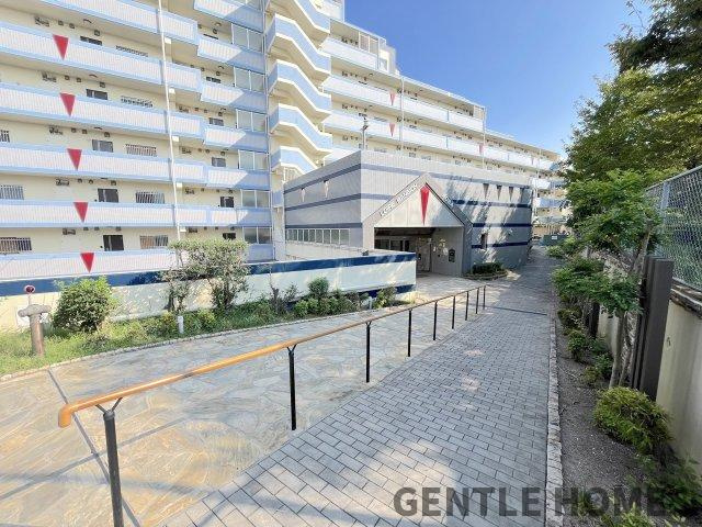 ロワールマンション青葉WESTのエントランス