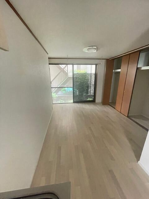 川崎市多摩区中野島３丁目のアパートの居間・リビング