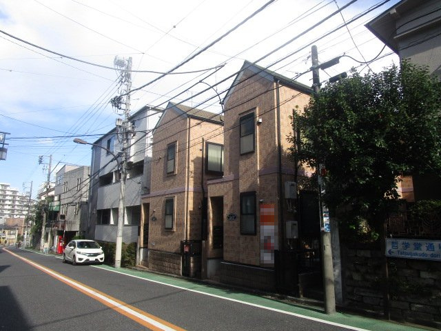 新宿区西落合２丁目の一棟マンション