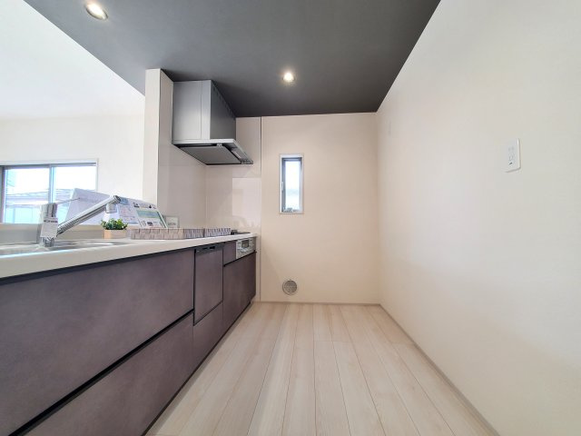 三郷市　天神1丁目　新築戸建　全1棟のキッチン|施工例です