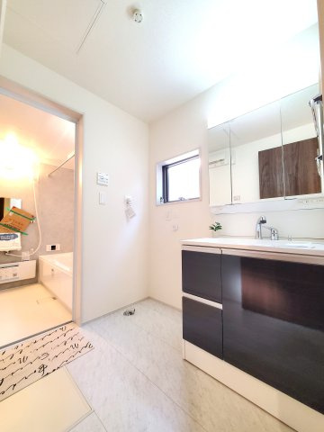 三郷市　天神1丁目　新築戸建　全1棟の洗面所|施工例です