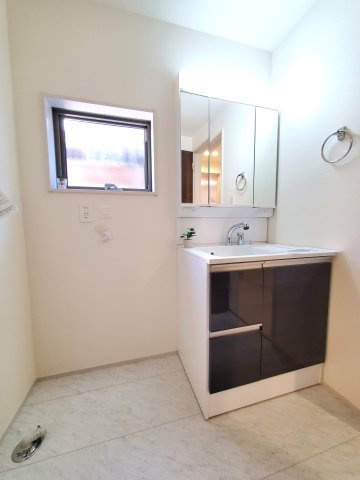 三郷市　天神1丁目　新築戸建　全1棟の洗面所|施工例です