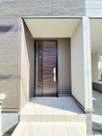 三郷市　天神1丁目　新築戸建　全1棟の駐車場|施工例です