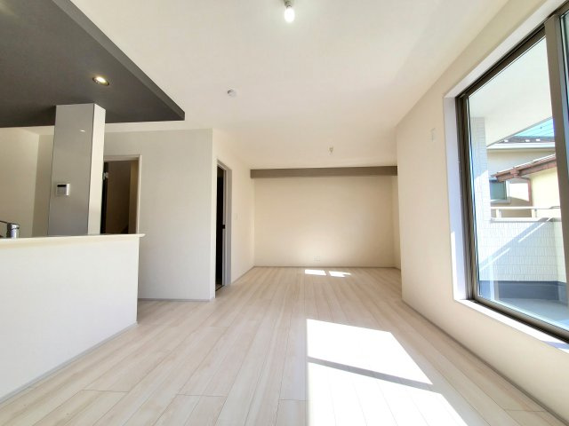 三郷市　天神1丁目　新築戸建　全1棟の居間・リビング|施工例です