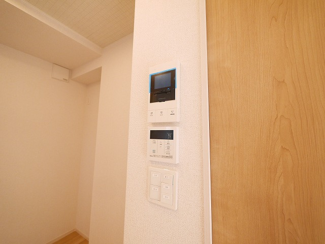 ブランドールαのセキュリティ|モニター付きインターホンです