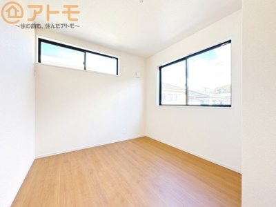 【子供部屋】 | 駿河区向敷地四丁目4期　新築戸建　7号棟 | 壁と床がシンプルな色合いだからこそ自分だけの空間を作れます♪お部屋作りのイメージは順調でしょうか♪
