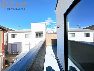 【バルコニー】 | 駿河区向敷地四丁目4期　新築戸建　7号棟 | 陽当りの良いバルコニーはお洗濯物はもちろんお布団もふかふかになります♪