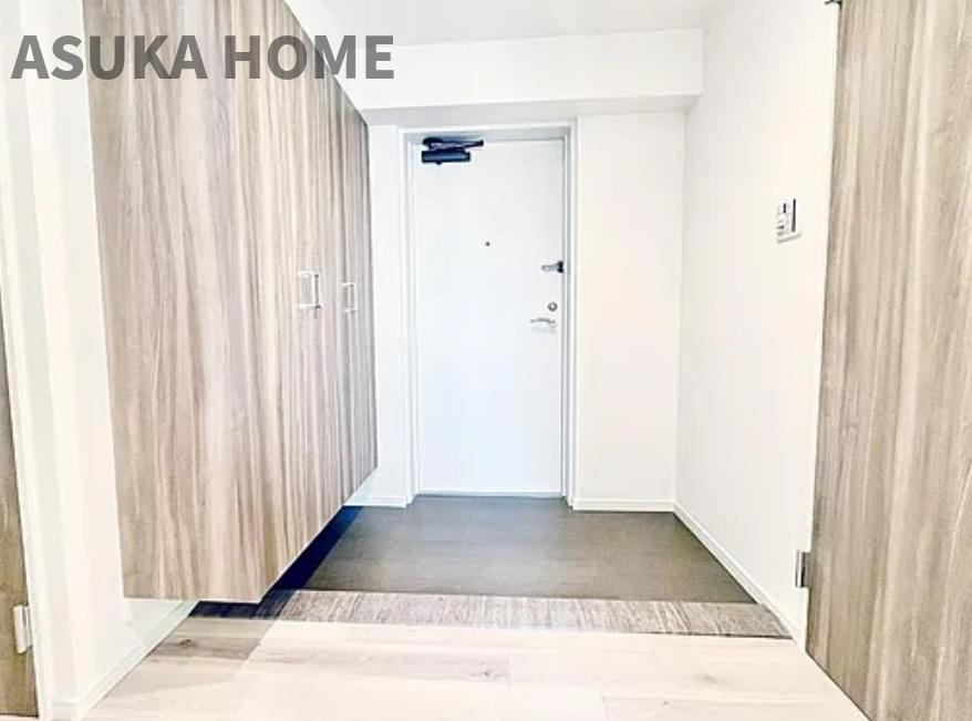 グランガーデン東戸塚の玄関|玄関横には、たっぷり収納の大型シューズボックスも嬉しい設備です♪