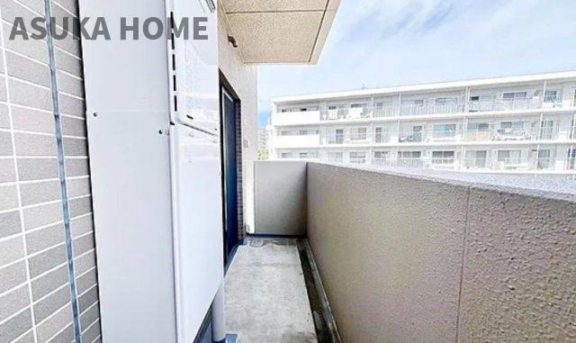 グランガーデン東戸塚のバルコニー|2面バルコニーで、キッチンからも出入りでき風通し良好◎