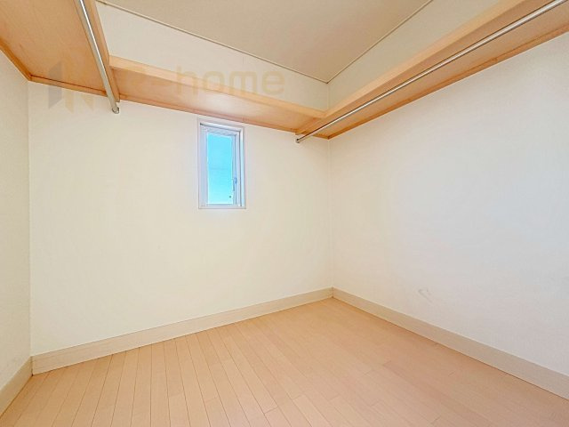 常総市内守谷町きぬの里　中古戸建の洋室|２階は全居室収納スペースを設置！
充分な容量で居住空間もスッキリ♪