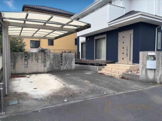 常総市内守谷町きぬの里　中古戸建の駐車場|カースペースは2台お停めいただけます♪

