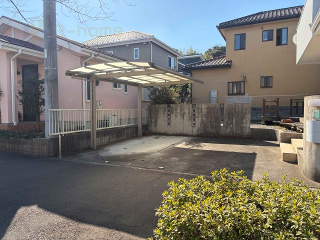 常総市内守谷町きぬの里　中古戸建のその他|カースペースは2台お停めいただけます♪

