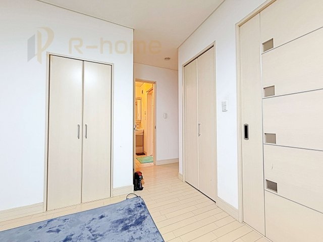 常総市内守谷町きぬの里　中古戸建の収納|掃除道具などの収納に便利なクローゼット！あると便利です♪