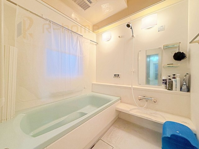 常総市内守谷町きぬの里　中古戸建の浴室|足を伸ばしてもゆったりできるバスルーム♪機能性も取り入れて使い易さも保証します♪