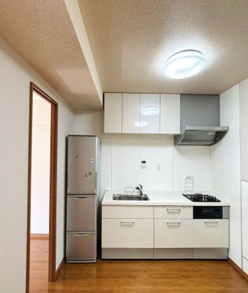 第５みずほ台マンションのキッチン|コンパクトなキッチンで掃除もラクラク