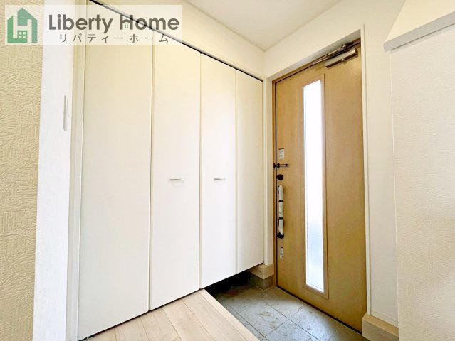 龍ケ崎市城ノ内第9　新築戸建　3号棟の玄関