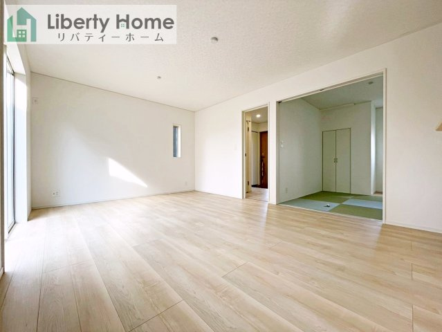 龍ケ崎市城ノ内第9　新築戸建　3号棟の居間・リビング