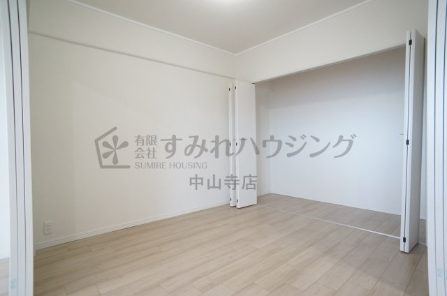 マイシティ伊丹壱番館の洋室