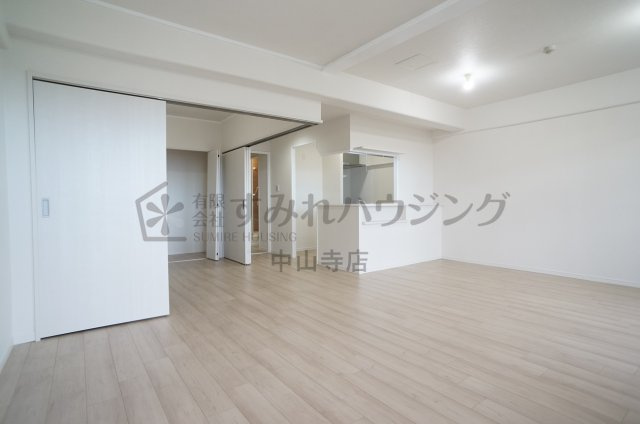 マイシティ伊丹壱番館の居間・リビング