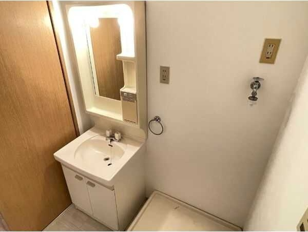 イーグル　A　　刈谷市近郊の賃貸はクラスホームの洗面所|同物件の別部屋になります。