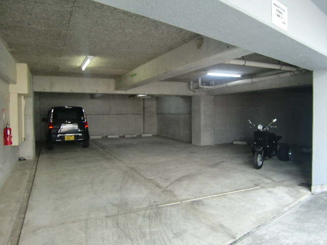 サンビルダー青谷の駐車場