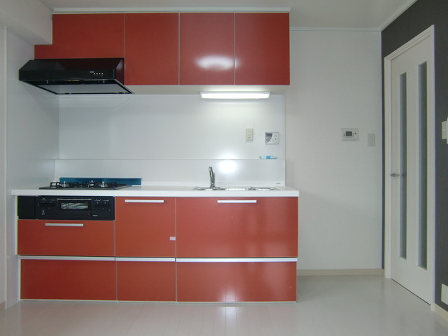 サンビルダー青谷のキッチン|ガス3口システムキッチン