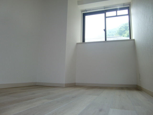 サンビルダー青谷の洋室