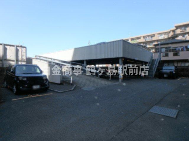 レーベンハイム坂戸フューレの駐車場