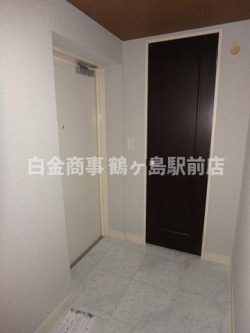 レーベンハイム坂戸フューレの玄関