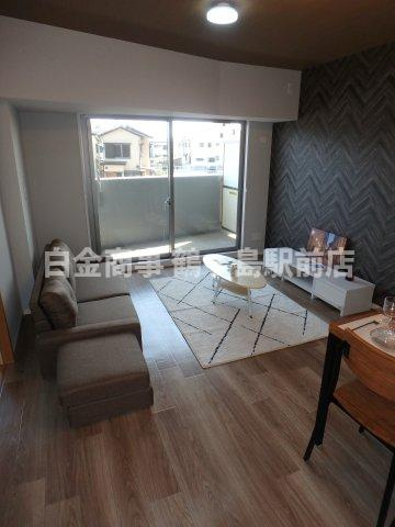 レーベンハイム坂戸フューレの居間・リビング