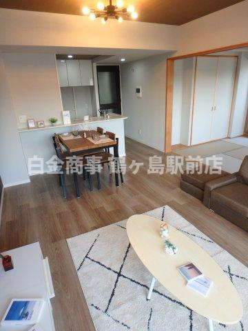 レーベンハイム坂戸フューレの居間・リビング