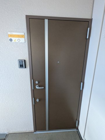 クレールメゾン大瀬戸の玄関