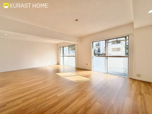 境谷西第1住宅28棟　1階の居間・リビング