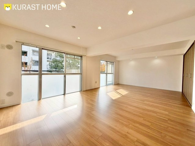 境谷西第1住宅28棟　1階の居間・リビング