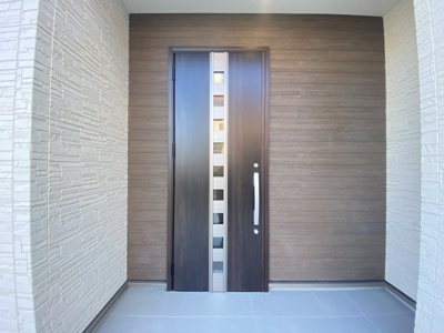 【玄関】 | 南城市玉城百名（全3棟）1・3号棟 | ※同仕様写真です