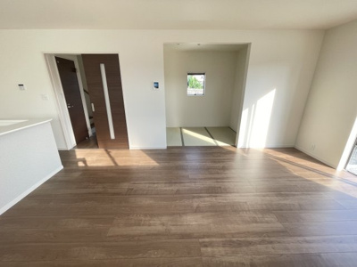 【居間・リビング】 | 南城市玉城百名（全3棟）1・3号棟 | ※同仕様写真です