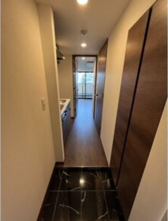 【玄関】CREVISTA横浜関内