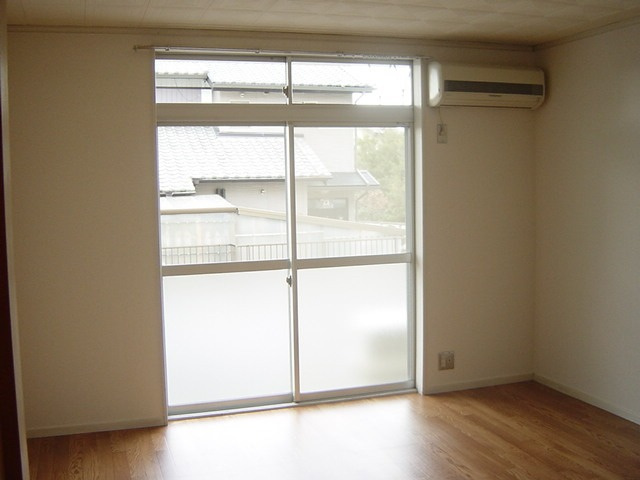 タウニー緑ヶ丘の居間・リビング