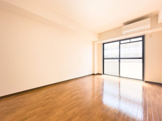 ボナール遠里小野の洋室