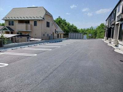 【駐車場】 | ヴィ・メゾン西軽井沢　Ｂ | 駐車場があるので、車を買う予定の方も安心です