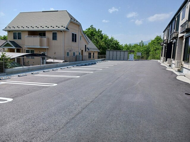 【駐車場】 | 駐車場があるので、車を買う予定の方も安心です