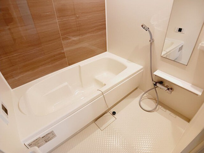 【浴室】 | ヴィ・メゾン西軽井沢　Ｂ | ゆったり過ごせるお風呂です