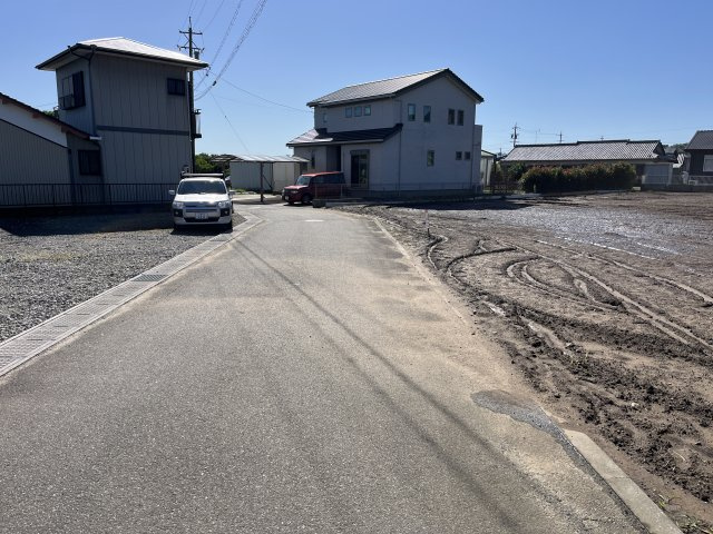 津市芸濃町椋本 売土地の前面道路含む現地写真
