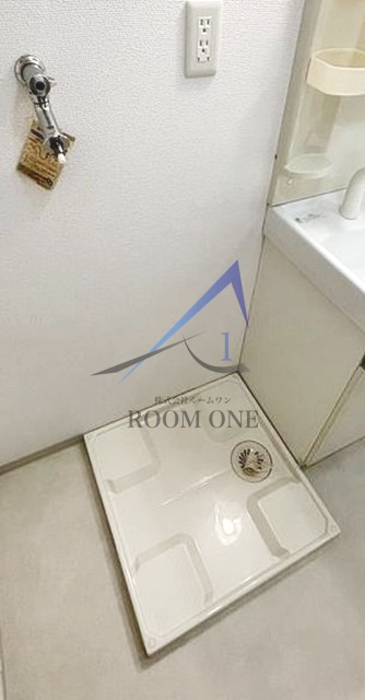 プレール・ドゥーク横浜WESTの設備|洗濯機置き場です。