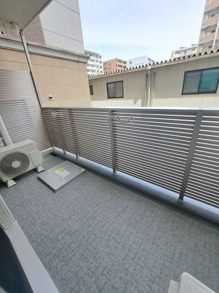 スプランディッド江坂IIIのバルコニー