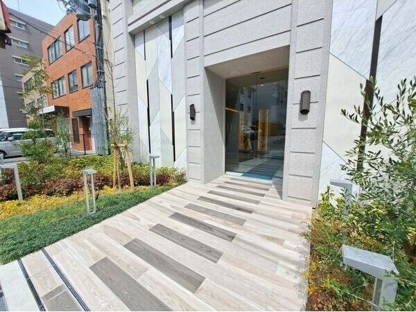 スプランディッド江坂IIIのエントランス