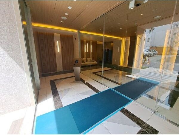 スプランディッド江坂IIIのロビー