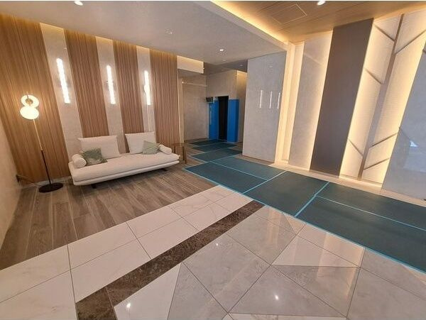 スプランディッド江坂IIIのロビー